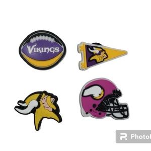 4 crocs charms of the Vikings